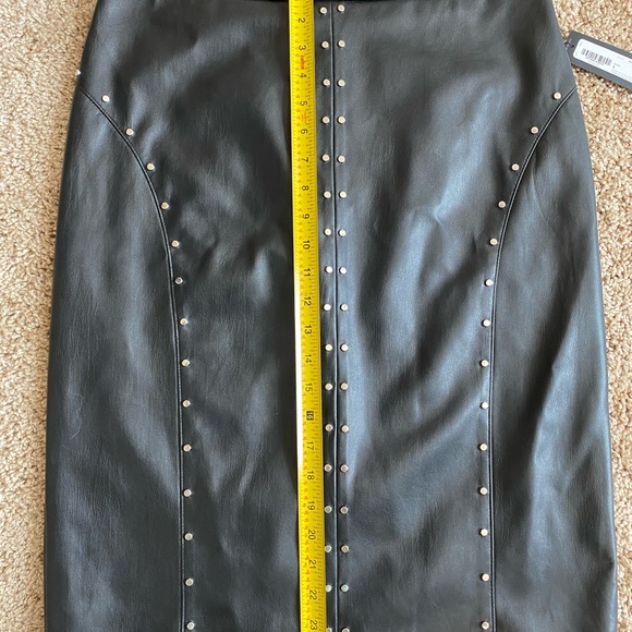 Leather skirt with studs - Picture 9 of 15